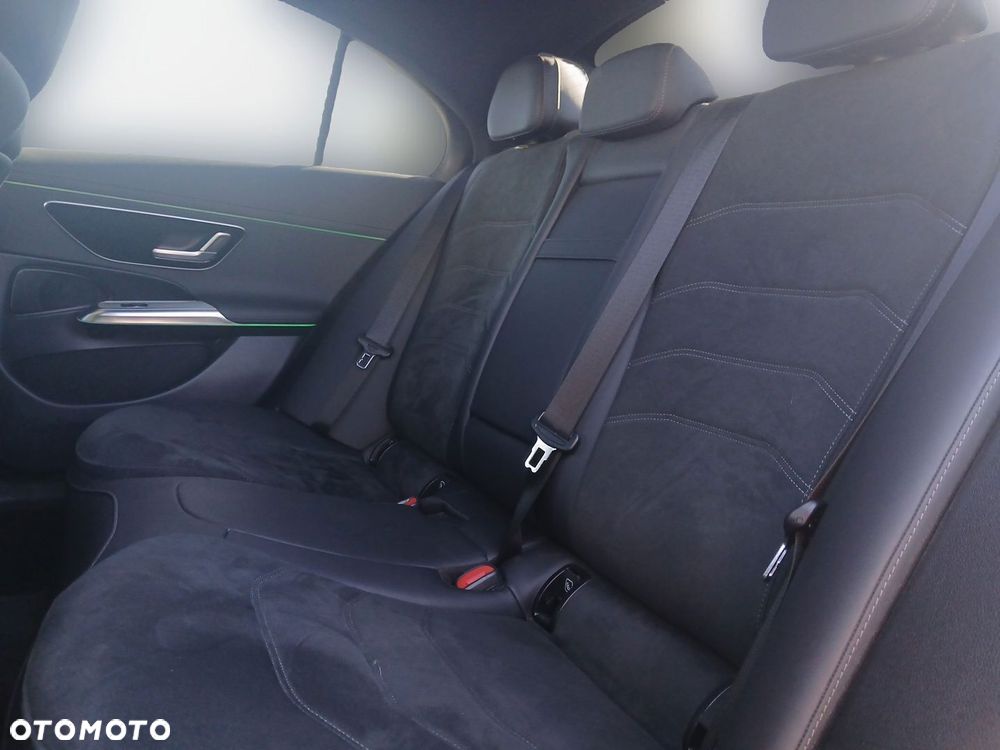 Mercedes-Benz Klasa E 300 de PHEV 4-Matic AMG 9G-Tronic - 19
