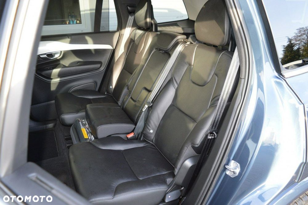 Volvo XC 90 D5 AWD Momentum - 32