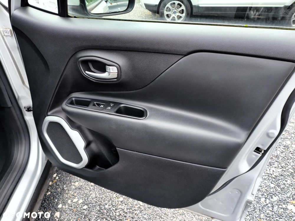 Jeep Renegade 1.4 MultiAir DSG Limited - 27