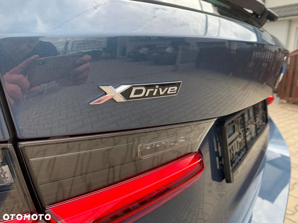 BMW Seria 3 330i xDrive M Sport - 22