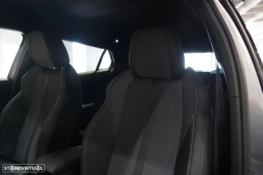 Peugeot e-2008 54 kWh GT - 23