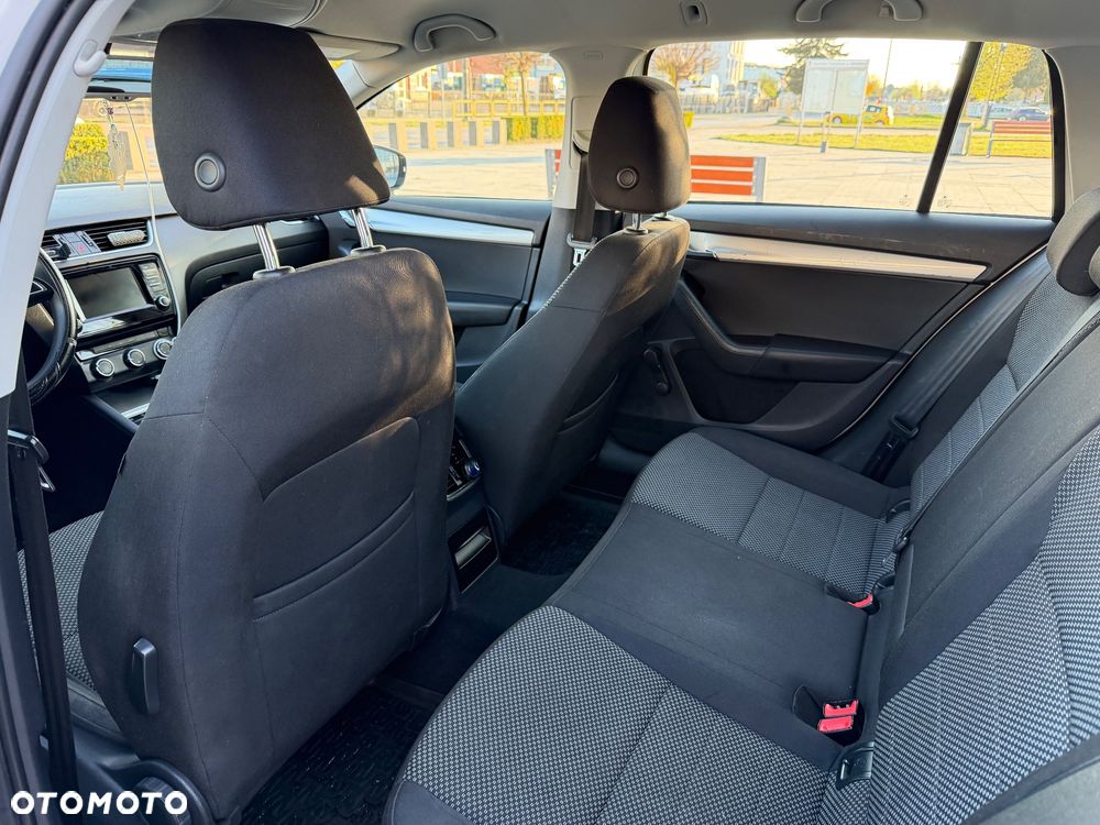 Skoda Octavia 1.6 TDI (Green tec) 4x4 Ambition - 11