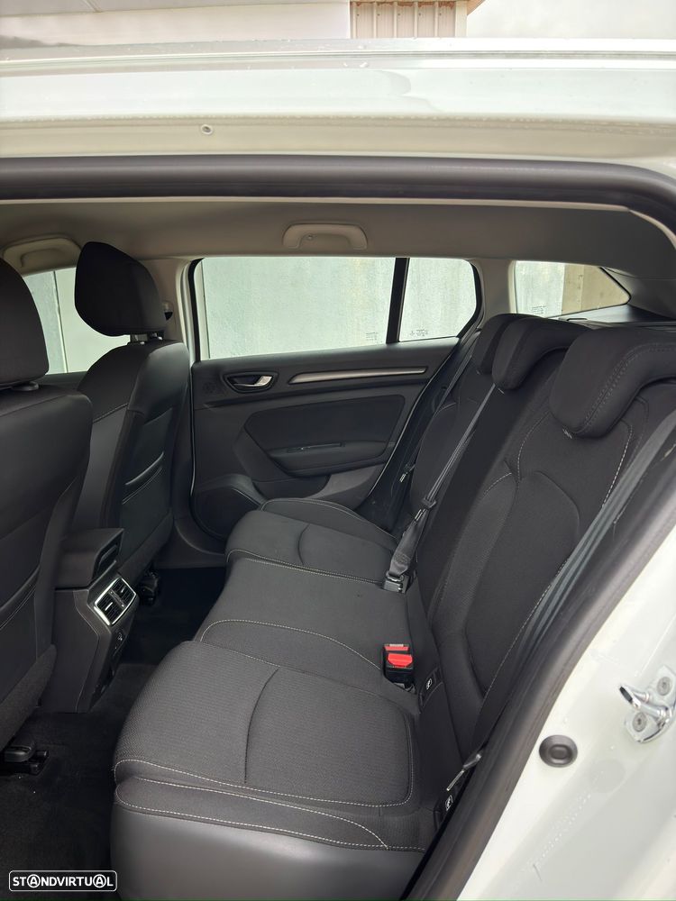 Renault Mégane E-Tech - 14