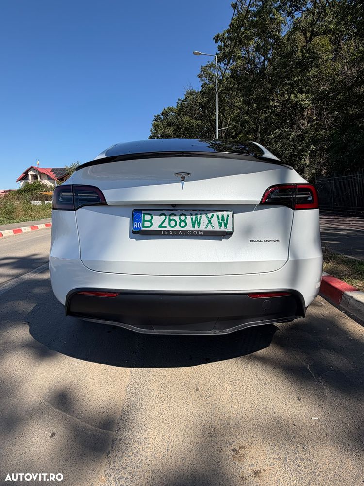 Tesla Model Y AWD Performance - 13