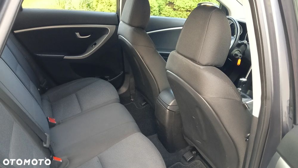 Hyundai i30 1.6 Comfort - 14