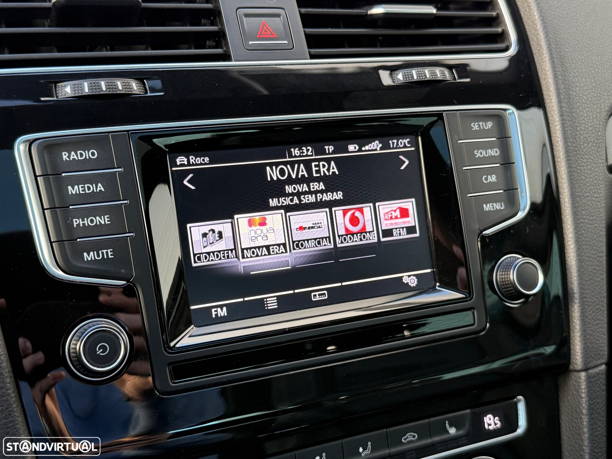 VW Golf 2.0 TSi R DSG - 24