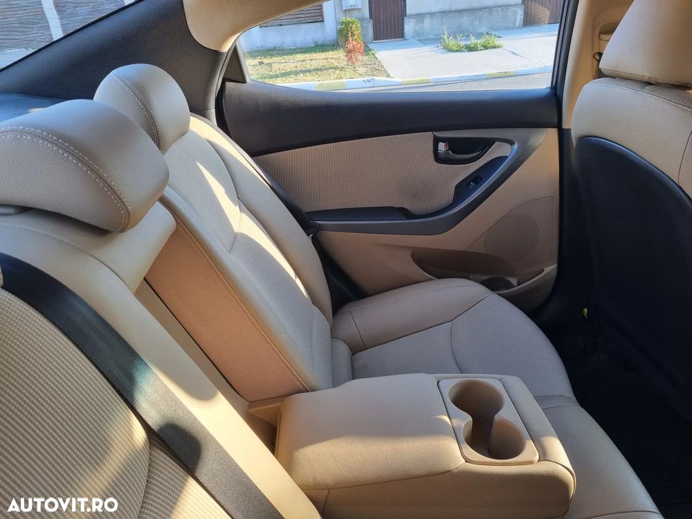 Hyundai Elantra 1.6 MPi Aut. Highway+ - 2