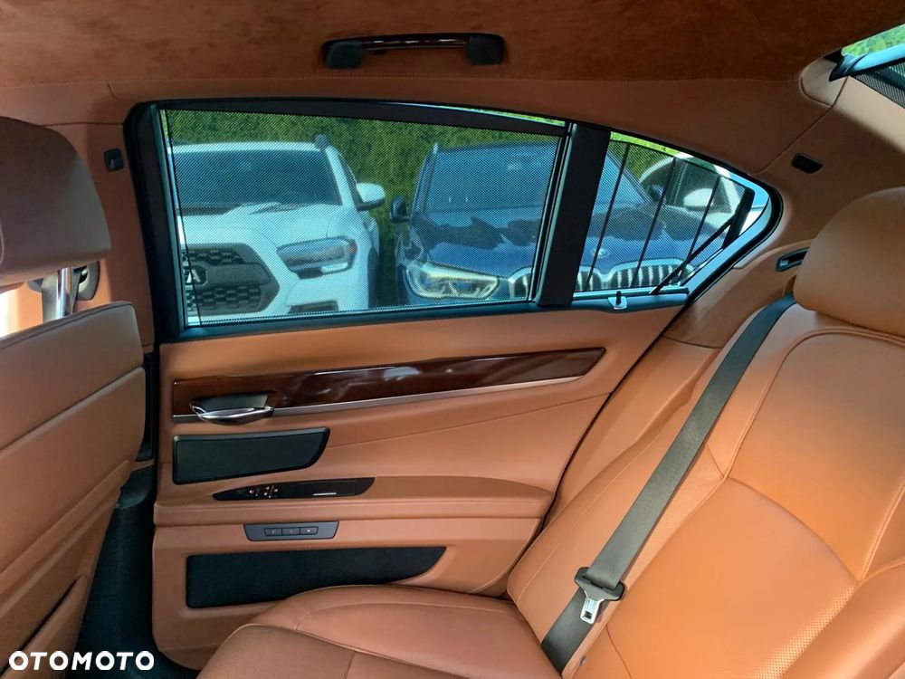 BMW Seria 7 740d xDrive - 11