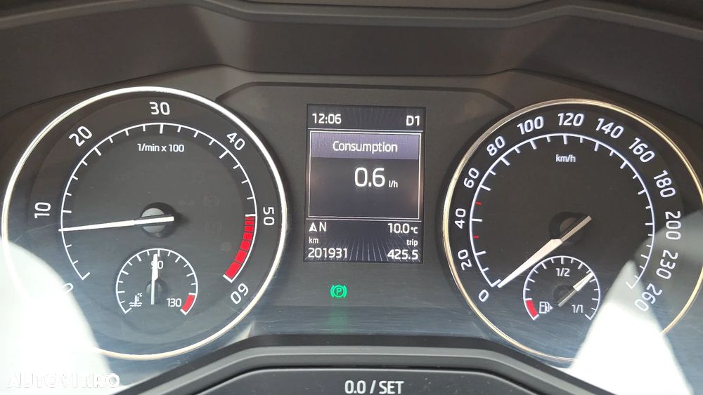 SKODA Superb 2016 — imagine 17