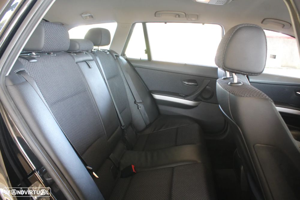 BMW 318 d Line Sport - 49
