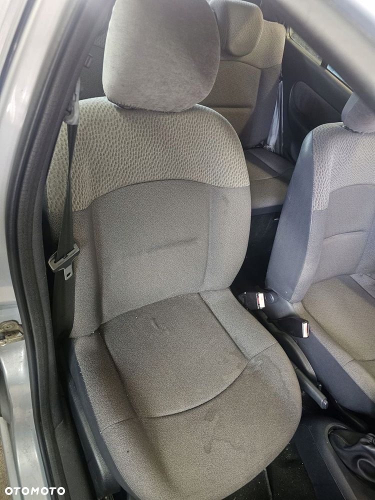 Fotel przedni prawy pasażera Renault Clio II Lift 5D - 1