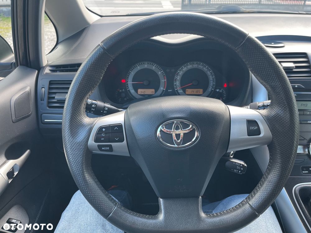 Toyota Auris - 15