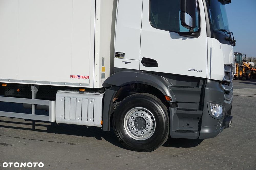 Mercedes-Benz ANTOS / 2545 / EURO 6 / CHŁODNIA + WINDA / 23 PALETY / OŚ SKRĘTNA - 18
