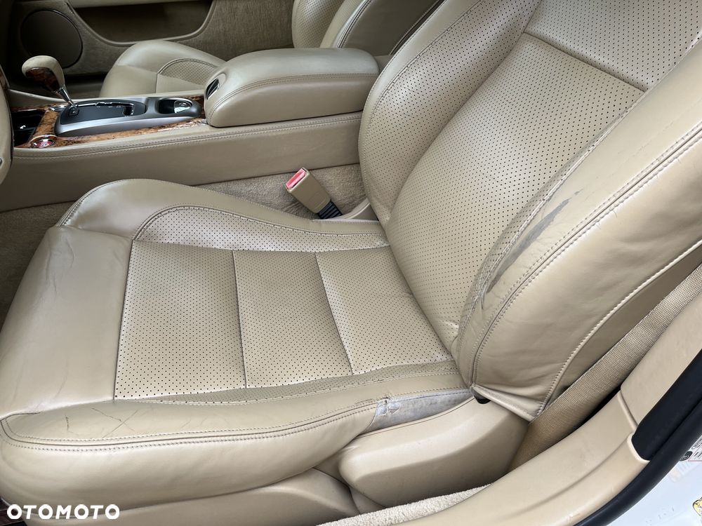 Jaguar XK 4.2 - 19