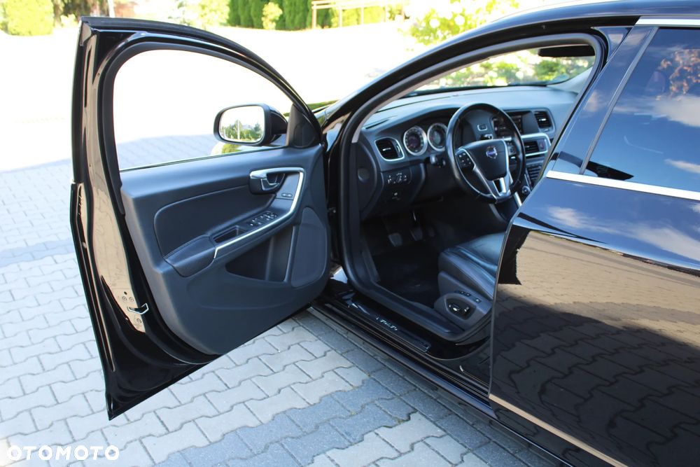 Volvo V60 D5 Summum - 21