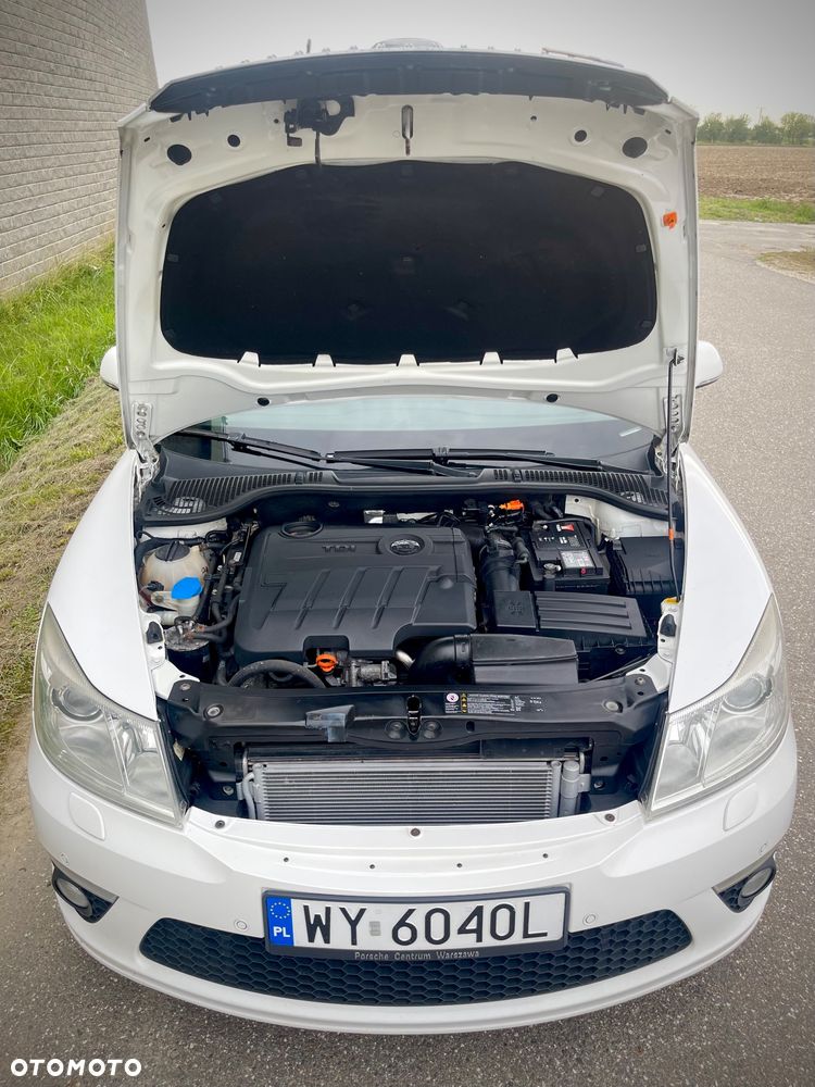 Skoda Octavia 2.0 TDI DPF RS DSG - 19