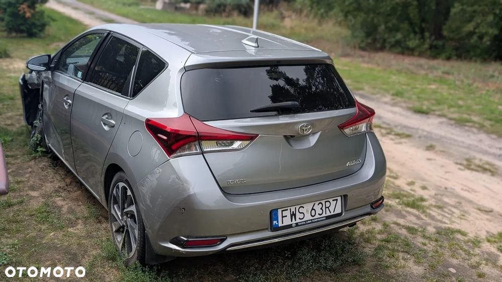 Toyota Auris 1.6 Premium - 1