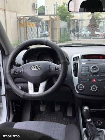 Kia Ceed - 6