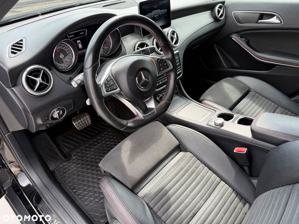 Mercedes-Benz GLA 250 4-Matic AMG Line - 9