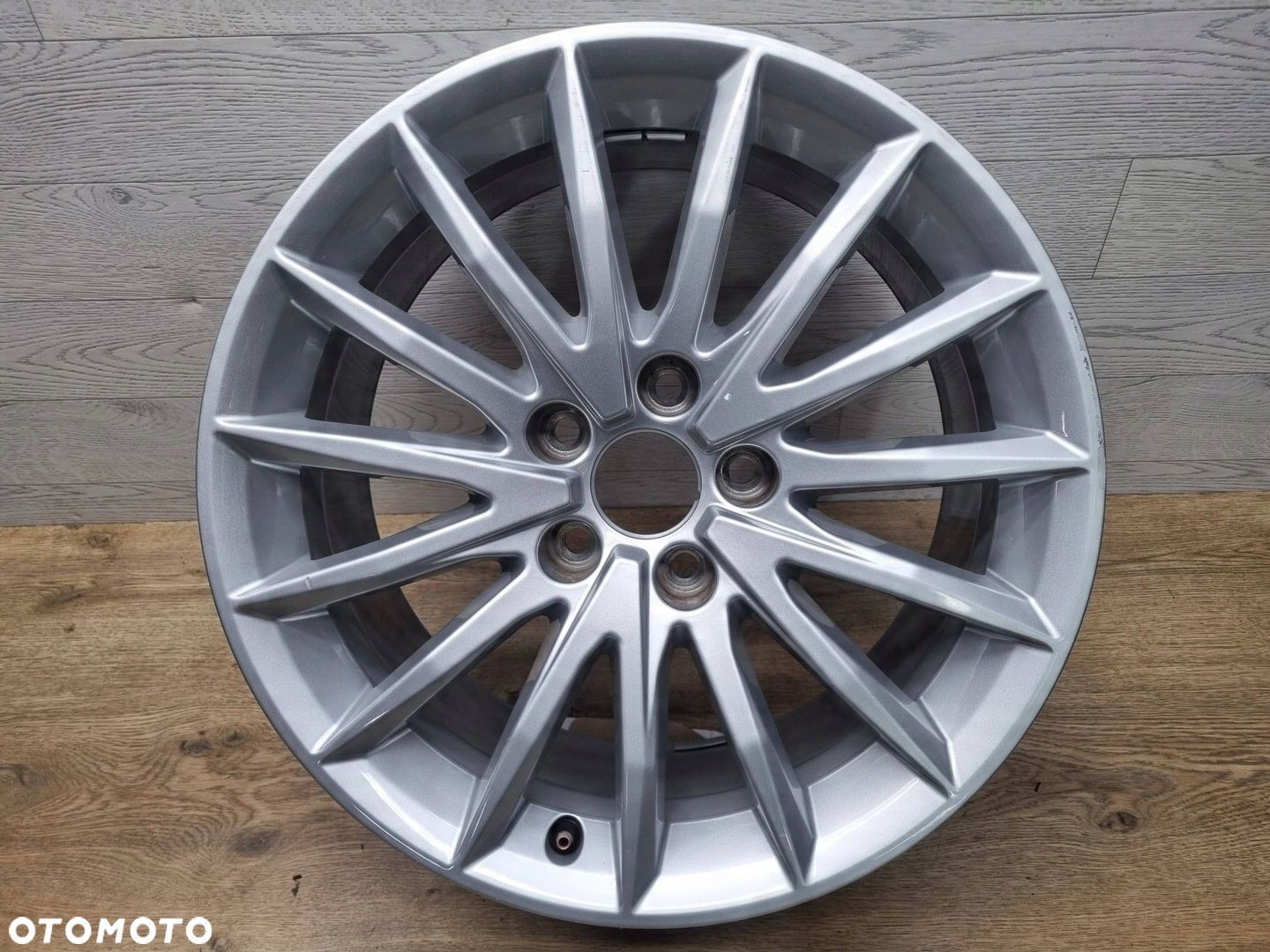Felga Audi A4 S4 B9 E 7.5Jx17H2 Et29 5x112 8W9601025A - 1