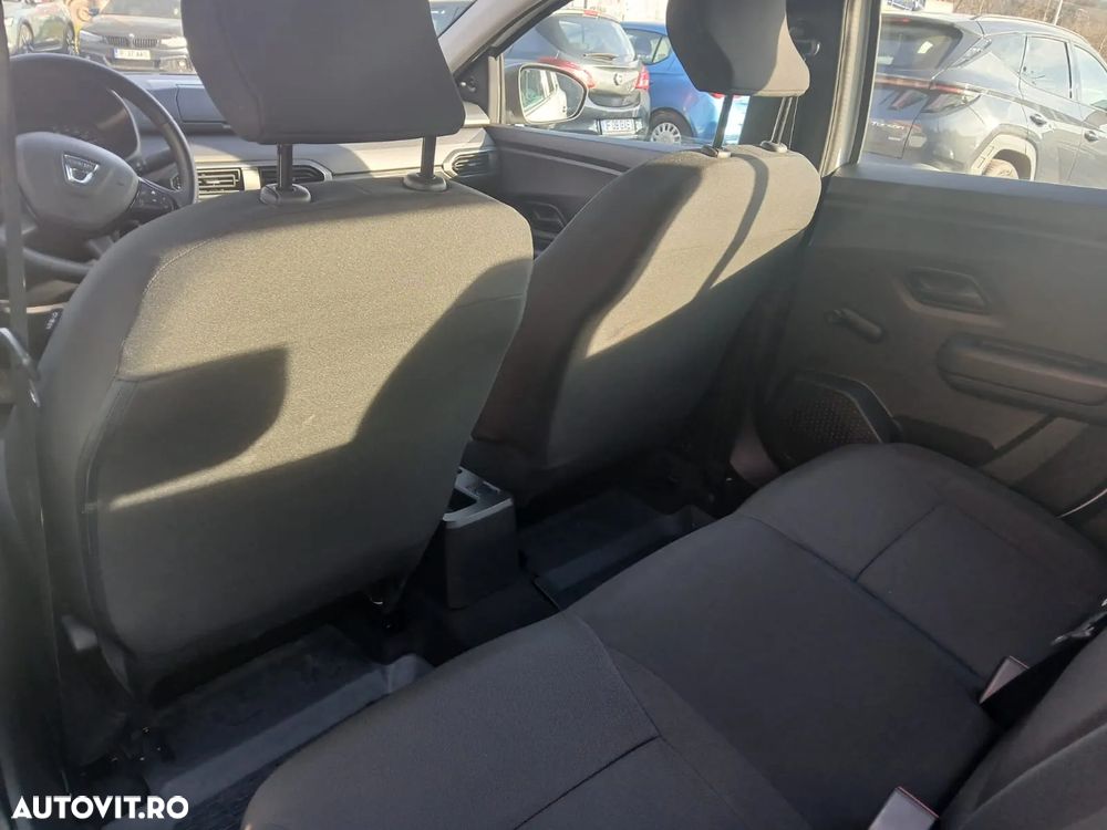 Dacia Logan TCe 90 Essential - 9