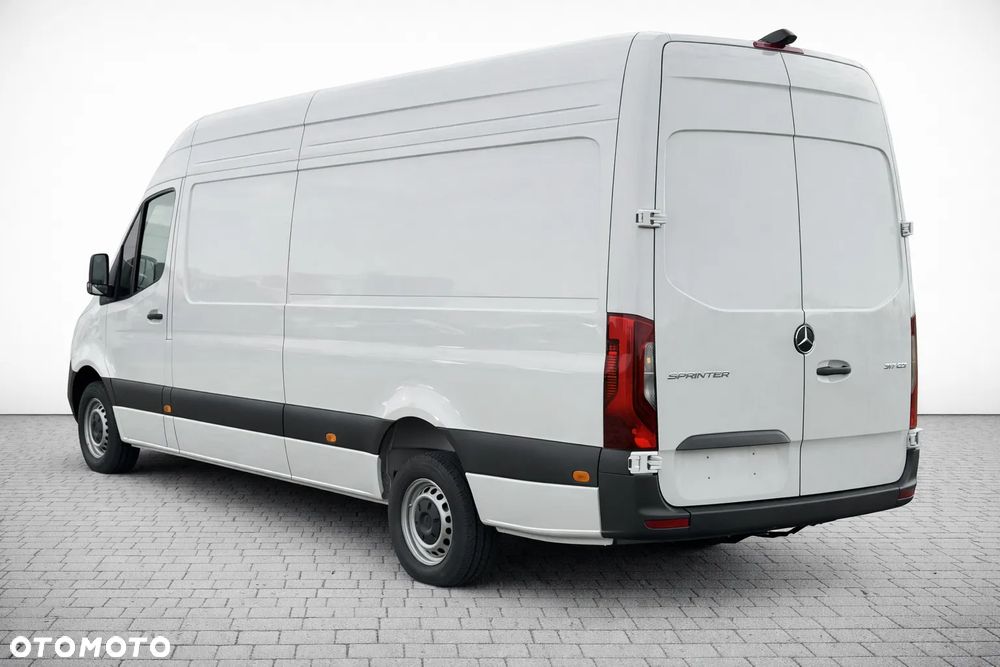 Mercedes-Benz Sprinter - 4