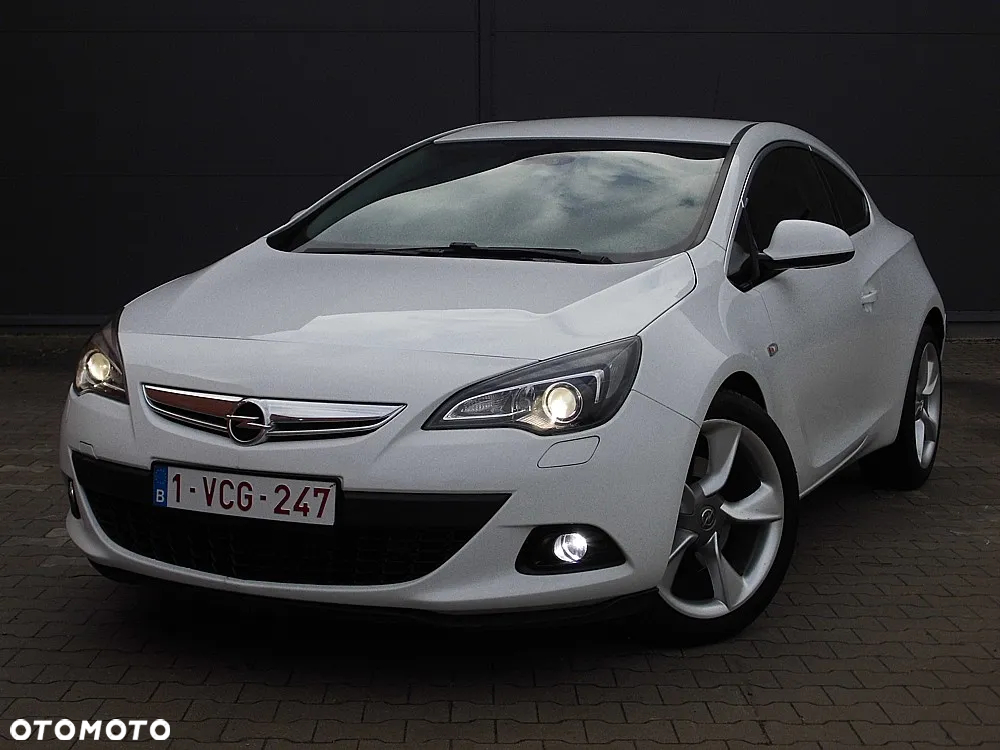 Opel Astra GTC 1.4 Turbo - 11