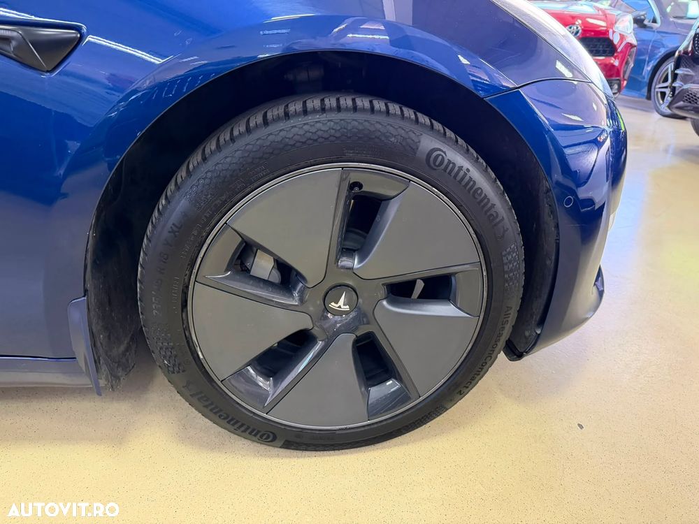 Tesla Model 3 - 7