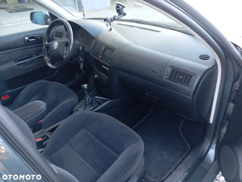 Volkswagen Golf - 10
