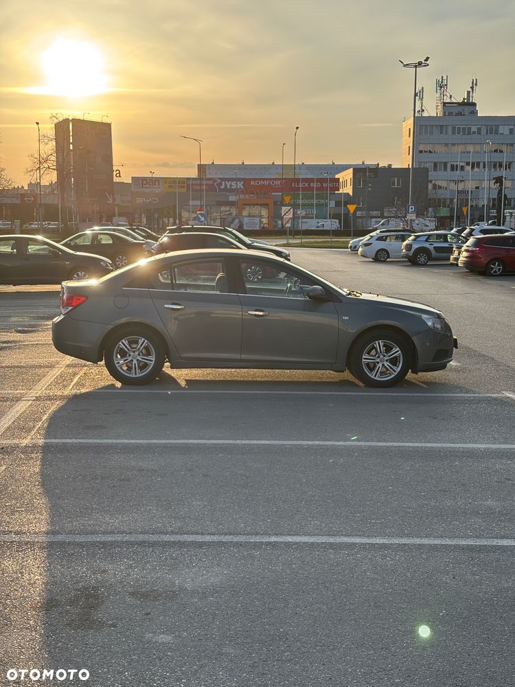 Chevrolet Cruze 1.6 Base - 7