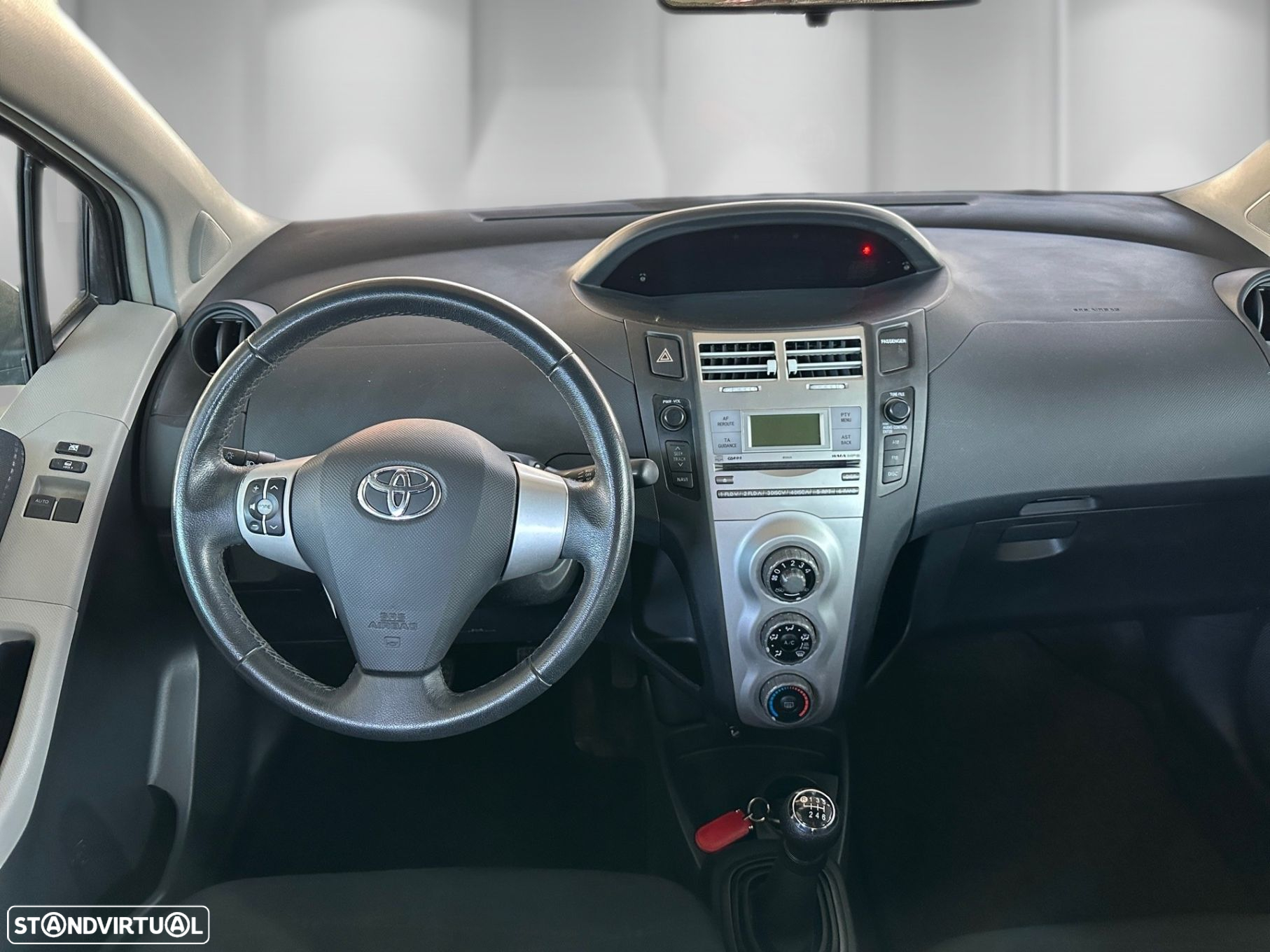 Toyota Yaris 1.4 D-4D AC Manual - 8