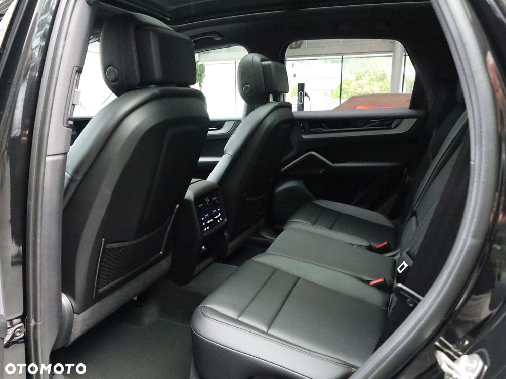 Porsche Cayenne - 12