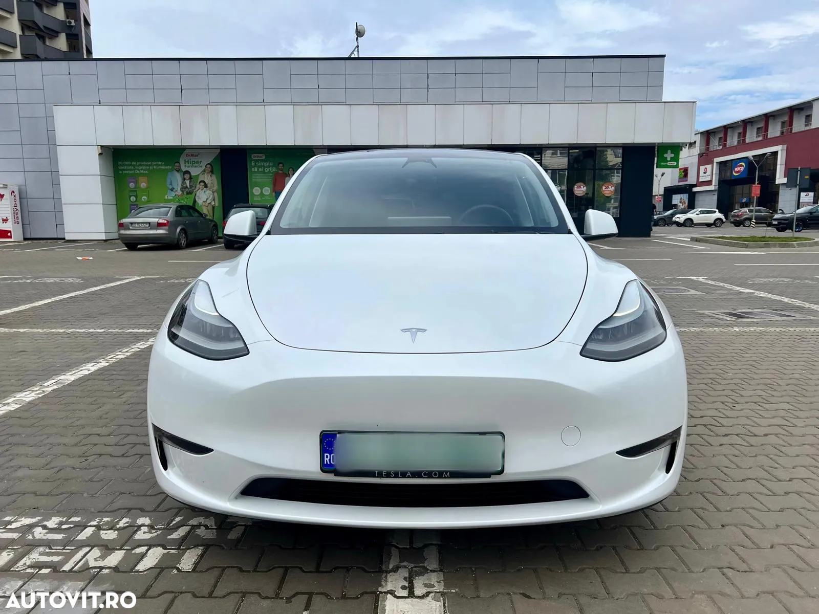 Tesla Model Y Performance Dual Motor AWD - 2