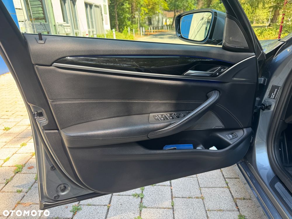 BMW Seria 5 520d Sport Line - 19