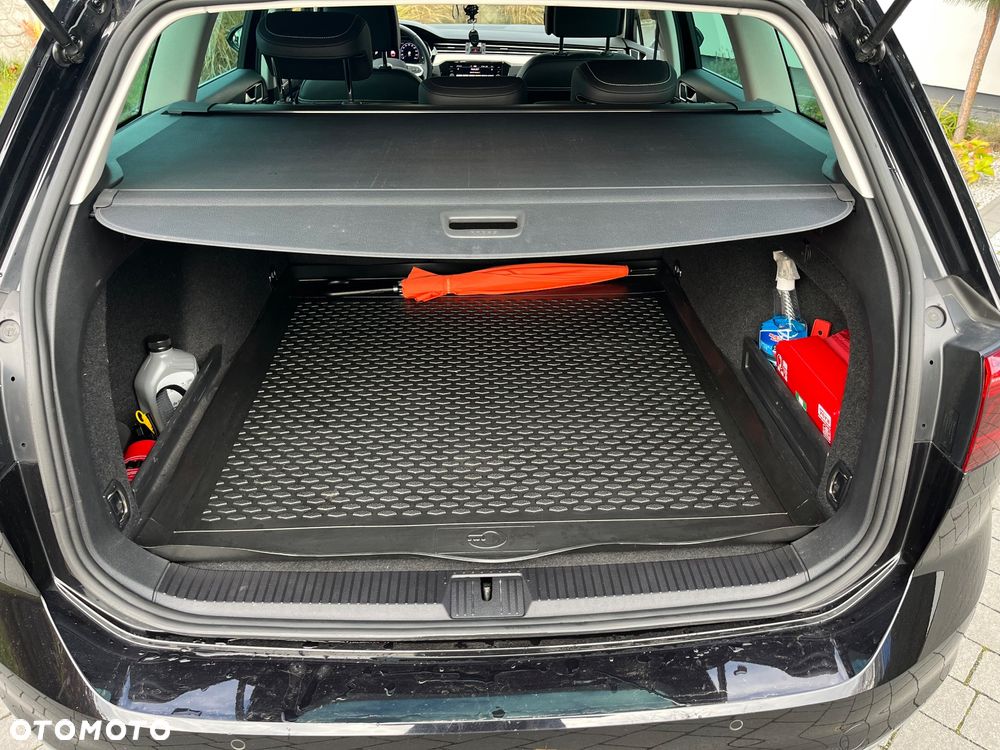 Volkswagen Passat 2.0 TDI SCR Elegance DSG - 30