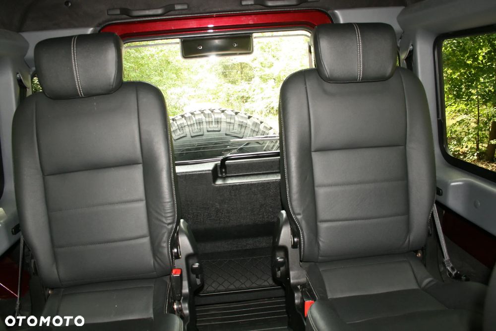 Land Rover Defender - 18