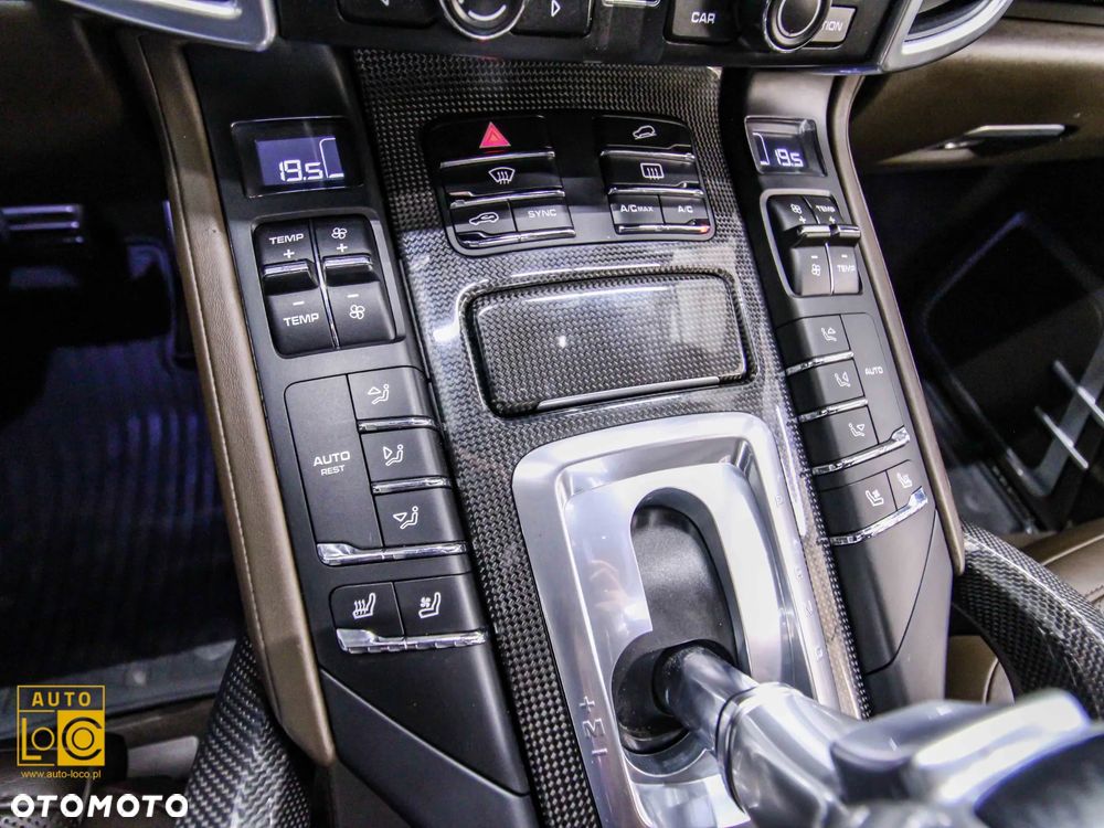 Porsche Cayenne S Diesel Platinum Edition - 23