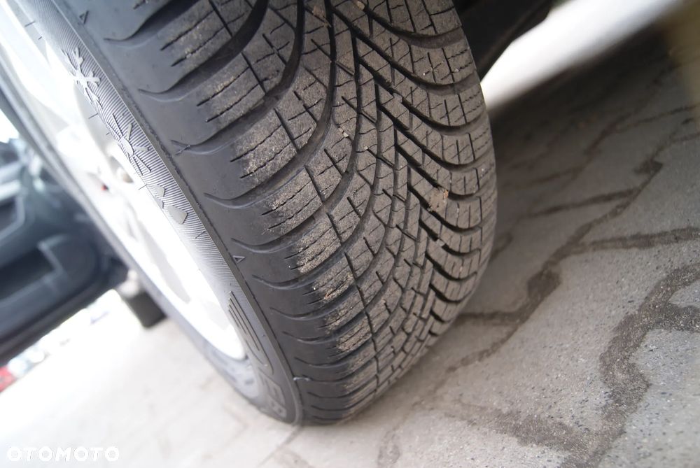 Mitsubishi Lancer 1.6 Inform - 32