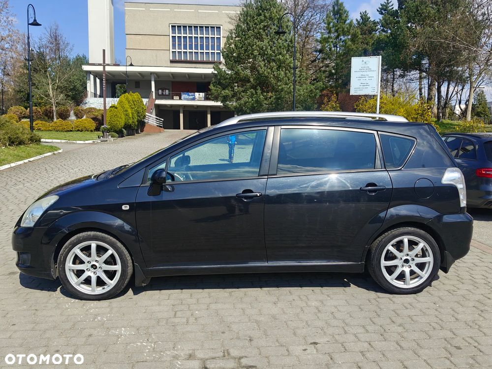 Toyota Corolla Verso 2.2 D-4D DPF Executive - 10