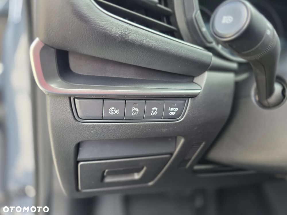 Mazda 3 2.0 mHEV Hikari - 29