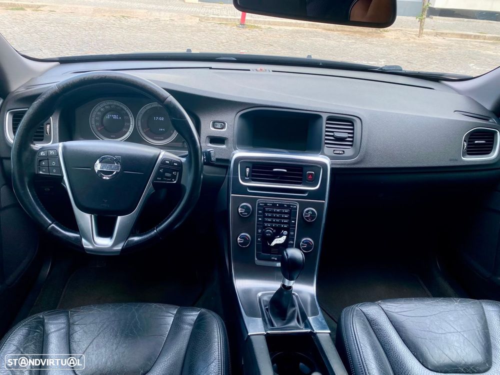Volvo V60 1.6 D2 Drive Momentum Start/Stop - 12
