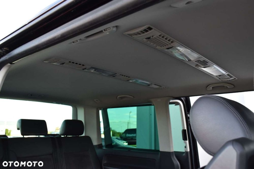 Volkswagen Multivan - 24