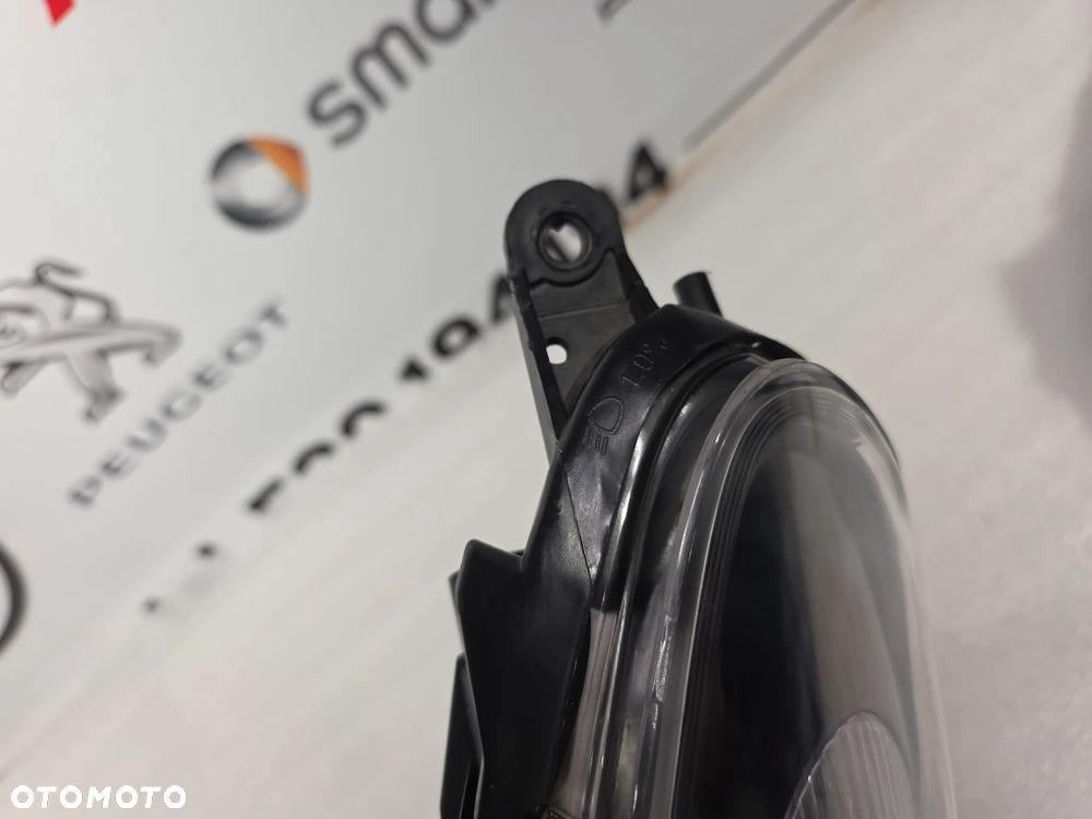 OPEL CORSA D LIFT 11-14 LEWA LAMPA PRZEDNIA PRZÓD , ŁADNA , CIEMNA , BARDZO ŁADNA , NR AUKCJI LPP150 - 11