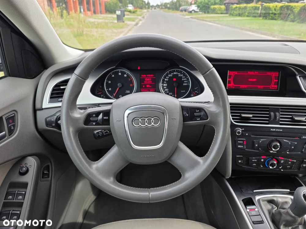 Audi A4 Limousine - 11