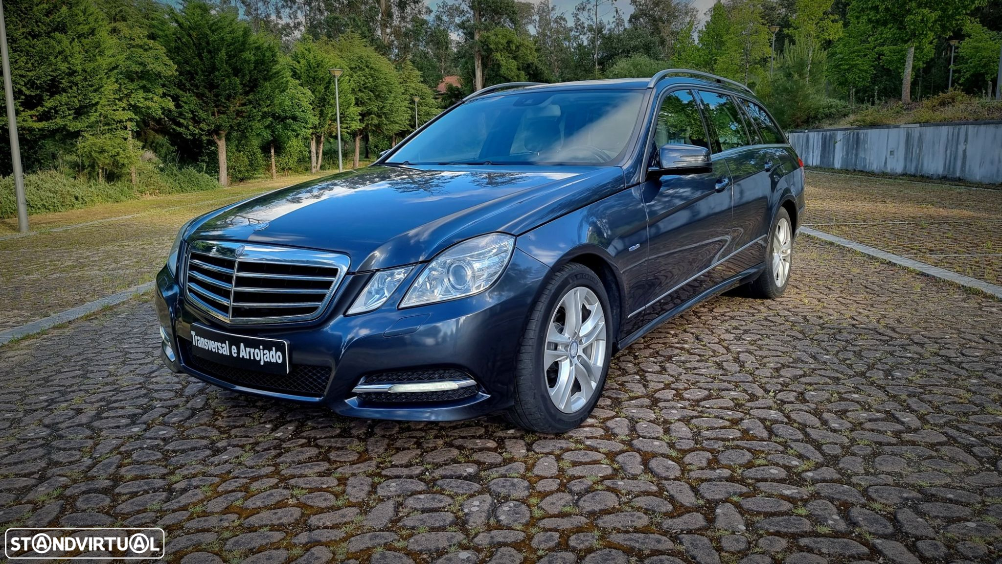 Mercedes-Benz E 220 CDi Avantgarde BlueEfficiency - 2