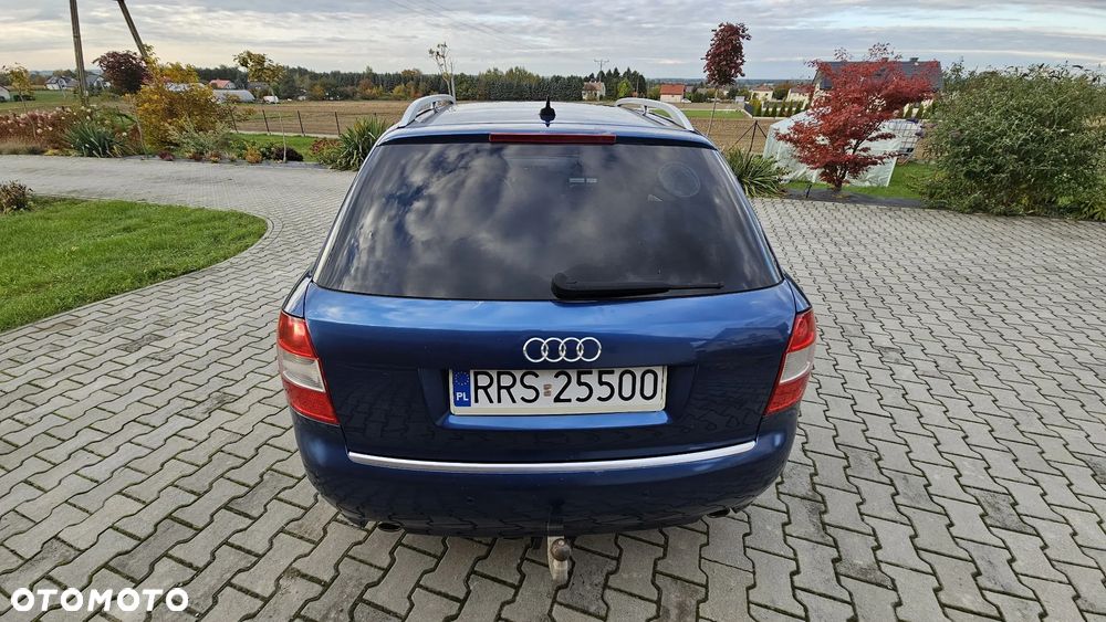 Audi A4 Avant 2.4 - 7