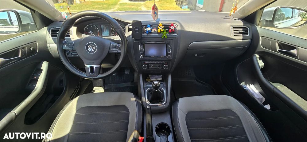 Volkswagen Jetta 2.0 TDI DPF Comfortline - 12