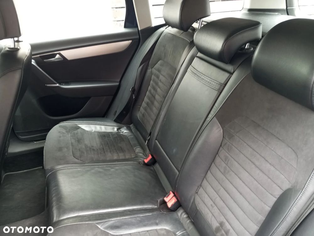 Volkswagen Passat Variant 2.0 TDI 4Mot Highline DSG - 22