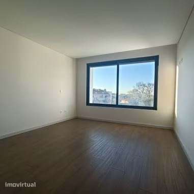 Apartamento T3 Venda em Cedofeita, Santo Ildefonso, Sé, Miragaia, São - Grande imagem: 2/3