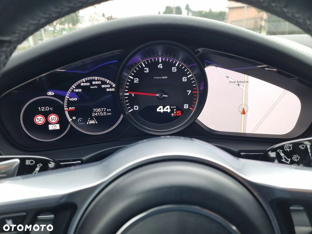 Porsche Panamera 4S Executive - 24